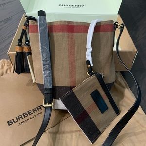 NWB Burberry ashby small crossbody handbag